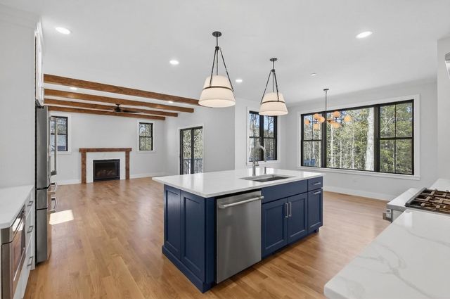 8 Carmel Road, Pelham, NH 03076