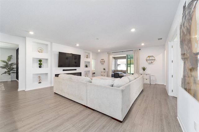 7233 SW 64TH STREET ROAD, Ocala, FL 34476