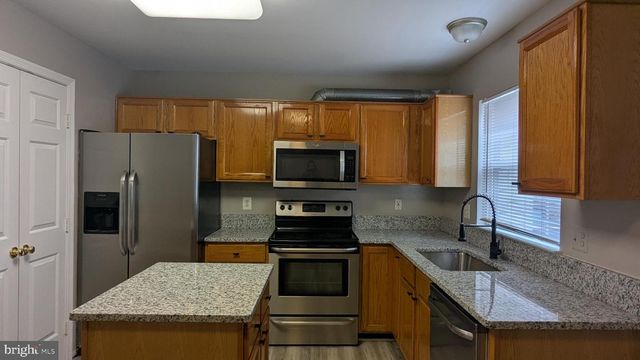 1875 TIGER LILY CIR, Woodbridge, VA 22192