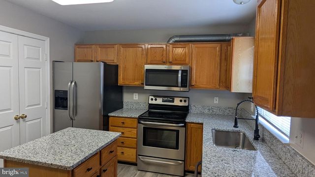 1875 TIGER LILY CIR, Woodbridge, VA 22192