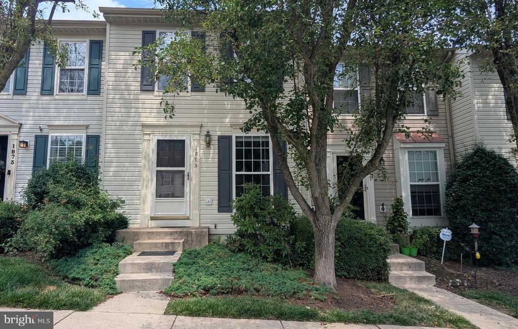 1875 TIGER LILY CIR, Woodbridge, VA 22192