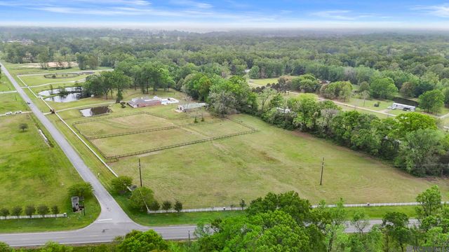 4011 Balmoral Dr, Jackson, LA 70748