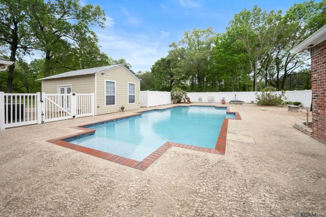 4011 Balmoral Dr, Jackson, LA 70748