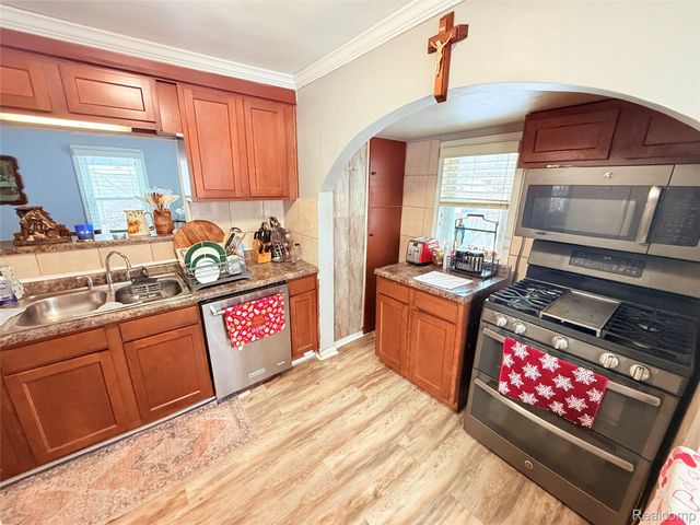 33526 Duncan, Fraser, MI 48026