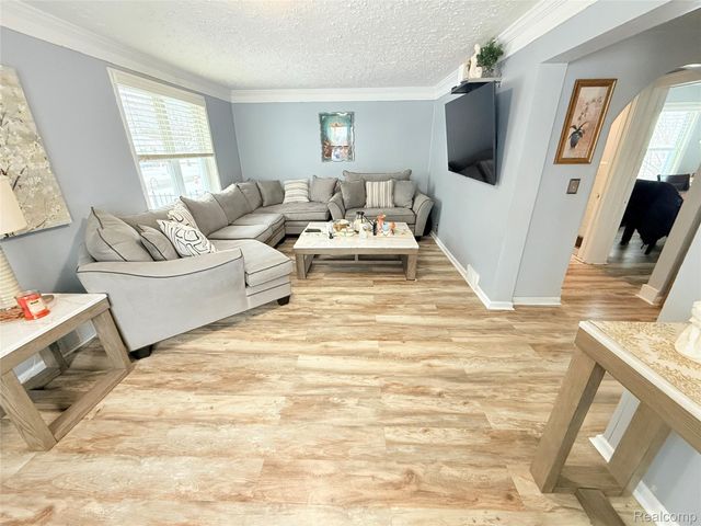 33526 Duncan, Fraser, MI 48026