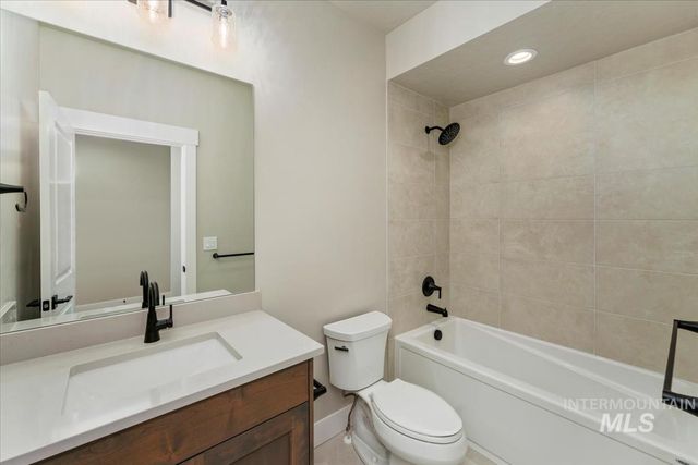 6616 N Good Dr, Eagle, ID 83629