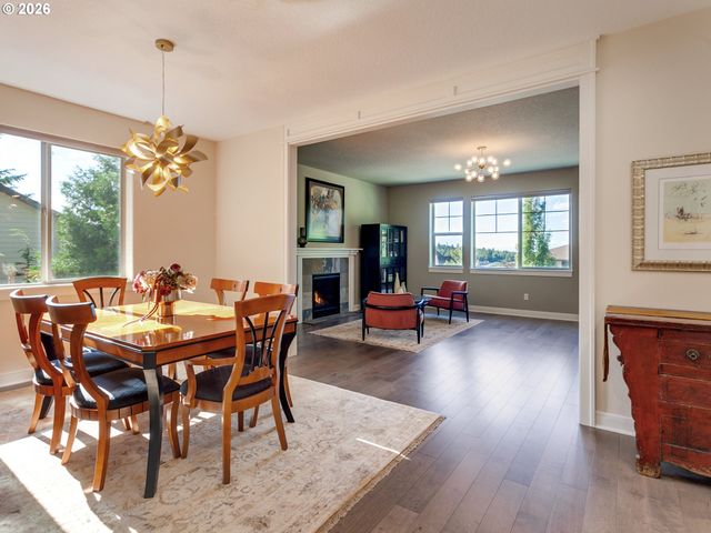 9801 Se NICHOLAS Dr, Happy Valley, OR 97086