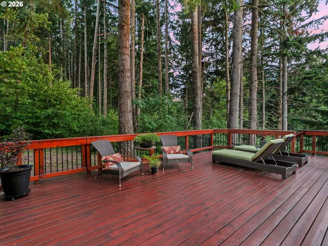 9801 Se NICHOLAS Dr, Happy Valley, OR 97086
