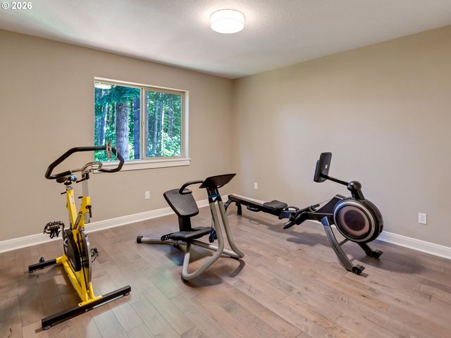 9801 Se NICHOLAS Dr, Happy Valley, OR 97086