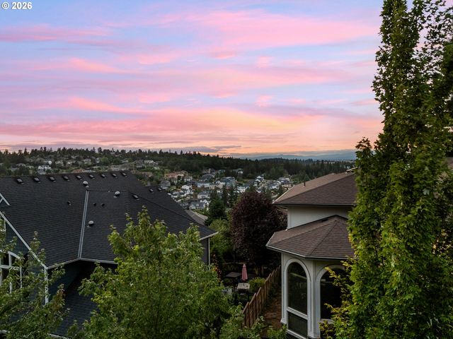 9801 Se NICHOLAS Dr, Happy Valley, OR 97086