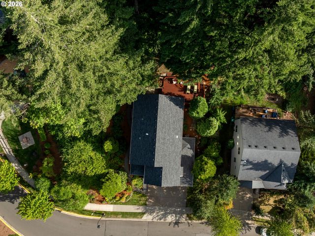 9801 Se NICHOLAS Dr, Happy Valley, OR 97086