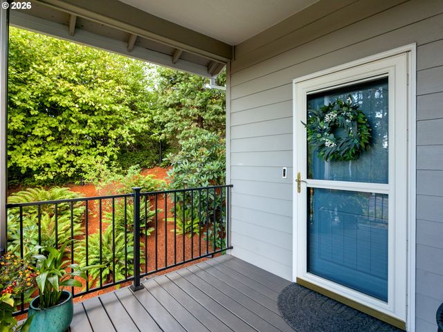 9801 Se NICHOLAS Dr, Happy Valley, OR 97086