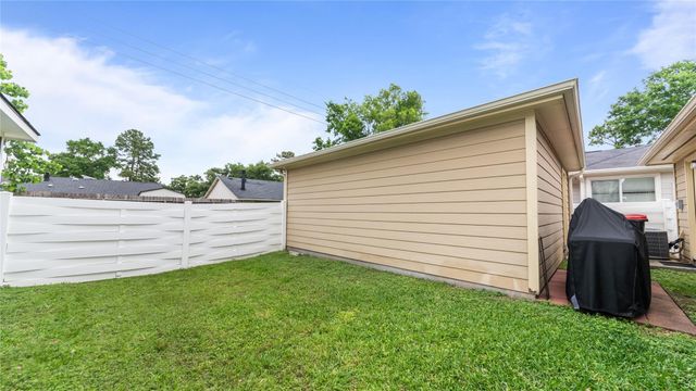 9906 Farrell Drive, Houston, TX 77070
