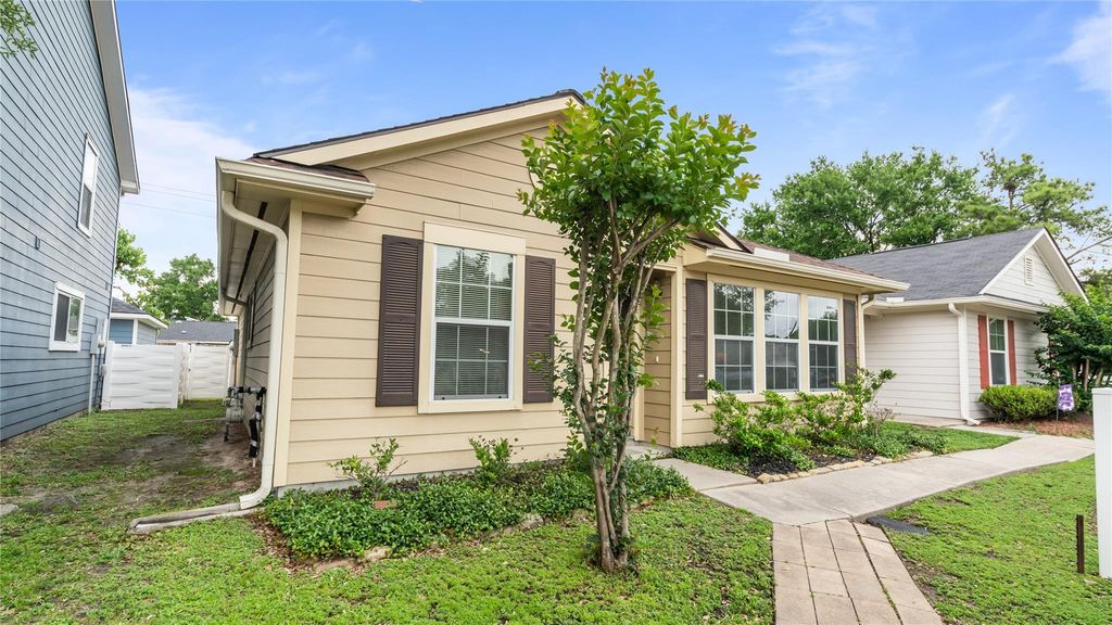 9906 Farrell Drive, Houston, TX 77070