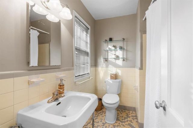 1231 W 70 Terrace, Kansas City, MO 64113