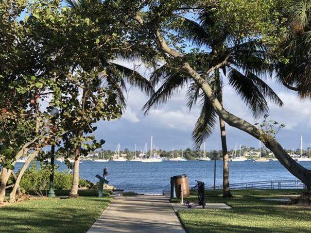 403 50th Street, West Palm Beach, FL 33407
