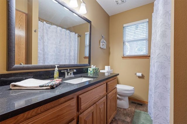 12 McKenzie Drive, Bella Vista, AR 72715