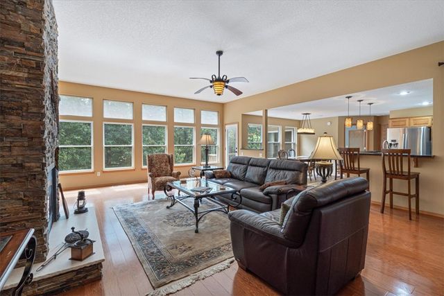 12 McKenzie Drive, Bella Vista, AR 72715