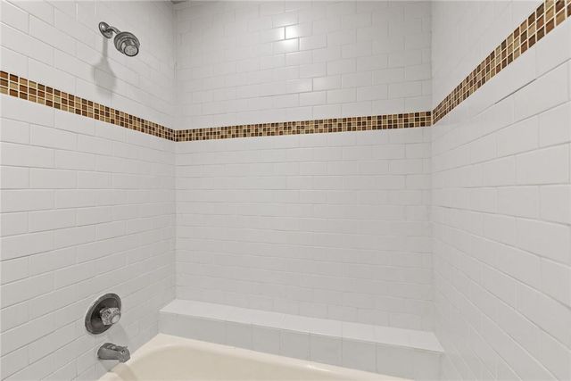 7685 Northcross DR 201, Austin, TX 78757