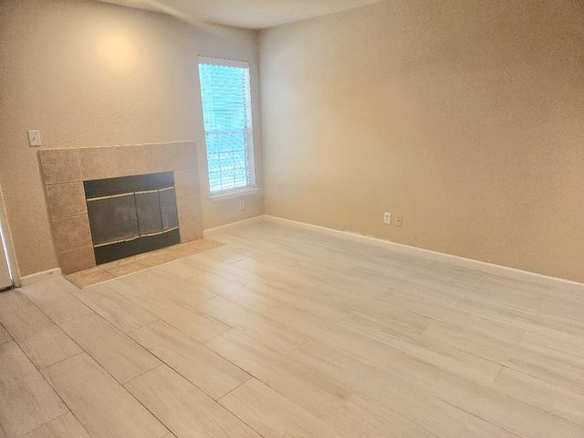 7685 Northcross DR 201, Austin, TX 78757