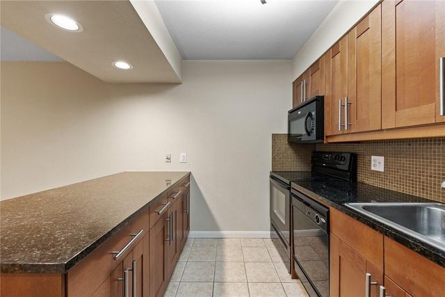 7685 Northcross DR 201, Austin, TX 78757