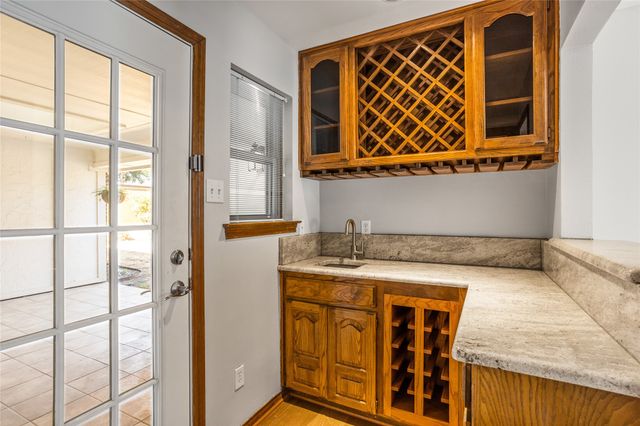 2942 Woodland Hills Drive, Grapevine, TX 76051