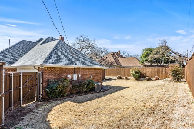 2942 Woodland Hills Drive, Grapevine, TX 76051