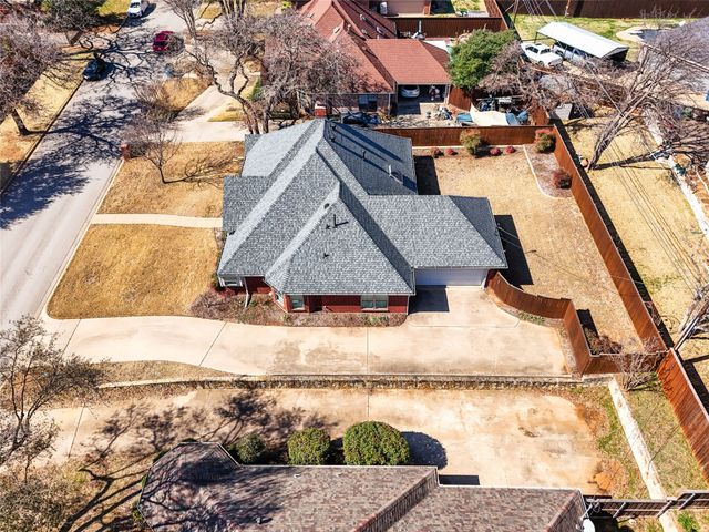 2942 Woodland Hills Drive, Grapevine, TX 76051