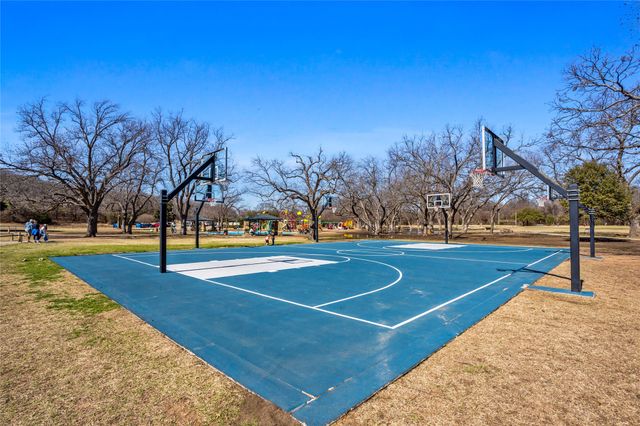 2942 Woodland Hills Drive, Grapevine, TX 76051