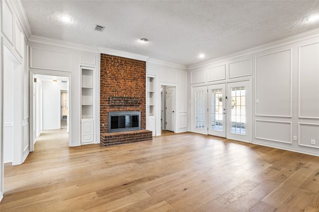 2942 Woodland Hills Drive, Grapevine, TX 76051