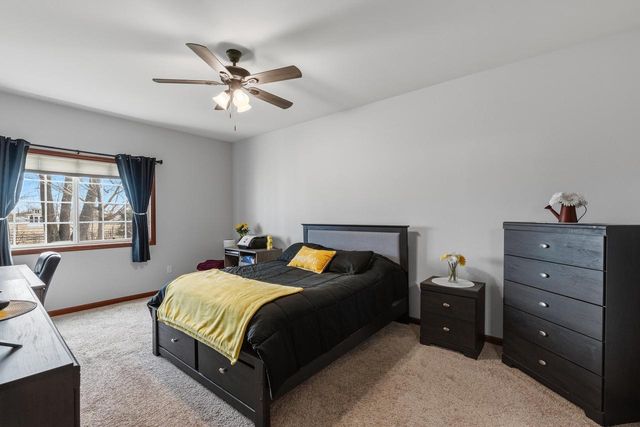W197N17086 Stonewall DRIVE, Jackson, WI 53037