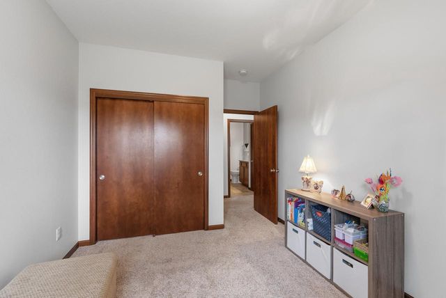 W197N17086 Stonewall DRIVE, Jackson, WI 53037
