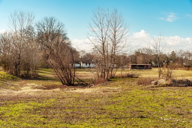 170 Upper Station Camp Crk Rd, Gallatin, TN 37066