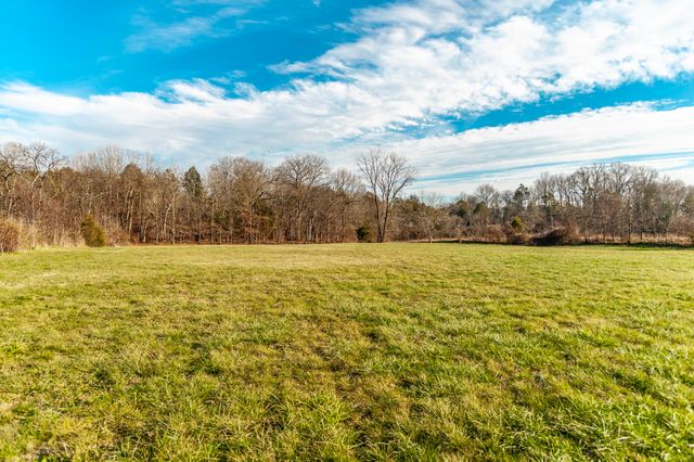 170 Upper Station Camp Crk Rd, Gallatin, TN 37066