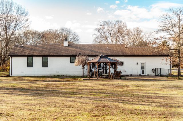 170 Upper Station Camp Crk Rd, Gallatin, TN 37066