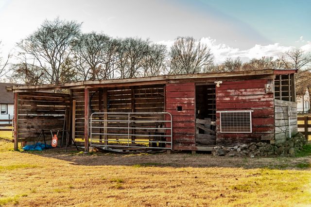 170 Upper Station Camp Crk Rd, Gallatin, TN 37066