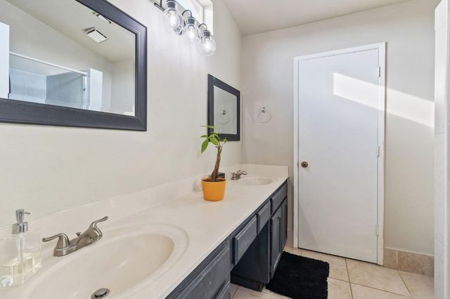 9829 Estacio Ave, Delhi, CA 95315