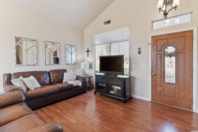 9829 Estacio Ave, Delhi, CA 95315