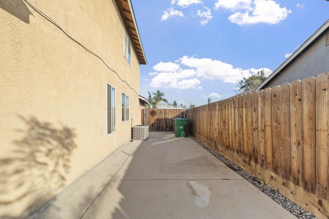 9829 Estacio Ave, Delhi, CA 95315