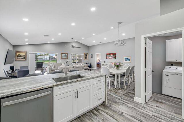 8075 Duomo Circle, Boynton Beach, FL 33472