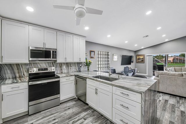 8075 Duomo Circle, Boynton Beach, FL 33472