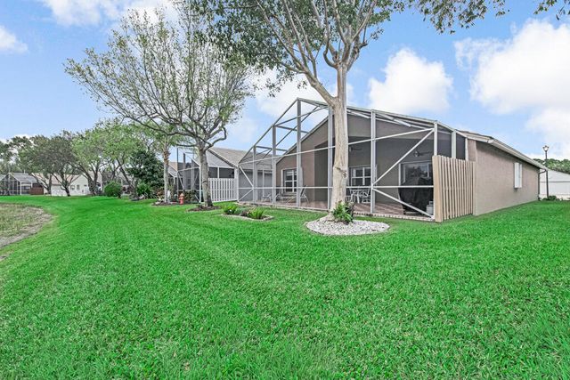 8075 Duomo Circle, Boynton Beach, FL 33472