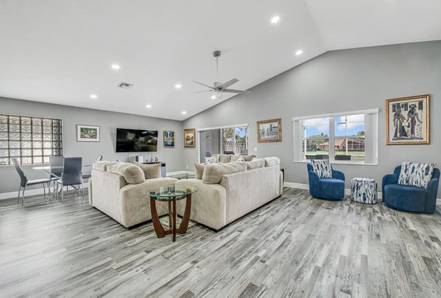 8075 Duomo Circle, Boynton Beach, FL 33472