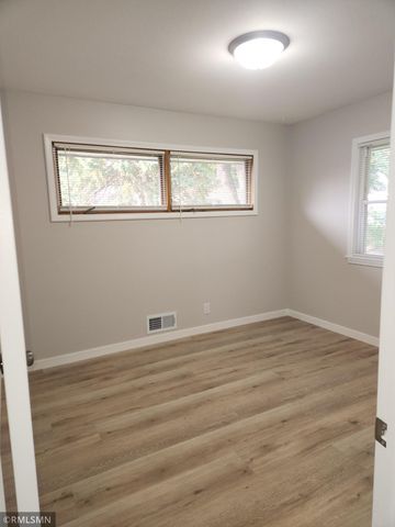 500 Bennett Drive NE, Fridley, MN 55432