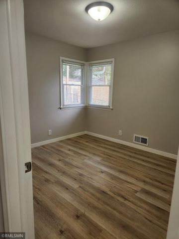 500 Bennett Drive NE, Fridley, MN 55432