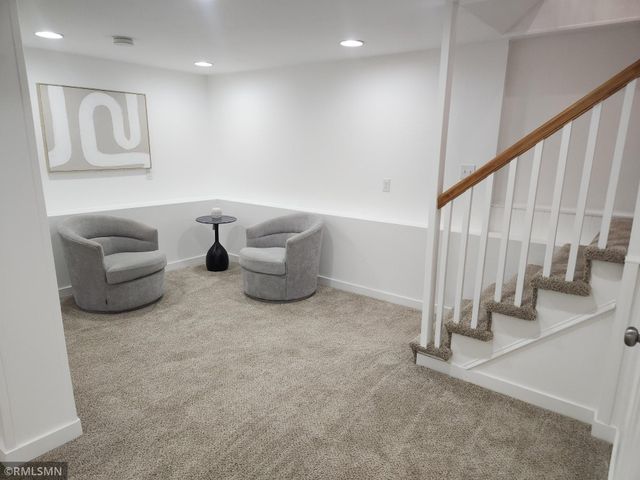 500 Bennett Drive NE, Fridley, MN 55432
