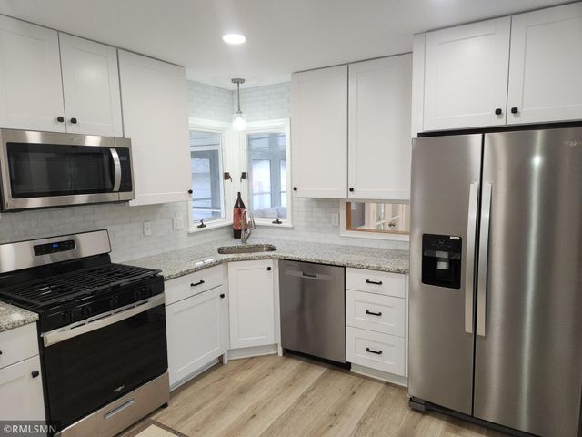500 Bennett Drive NE, Fridley, MN 55432