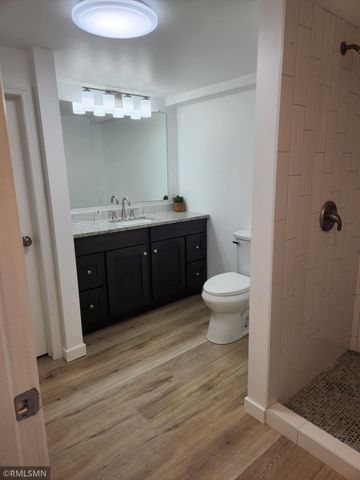 500 Bennett Drive NE, Fridley, MN 55432
