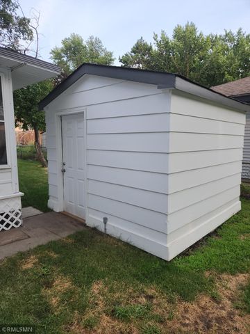 500 Bennett Drive NE, Fridley, MN 55432