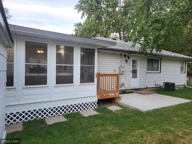500 Bennett Drive NE, Fridley, MN 55432